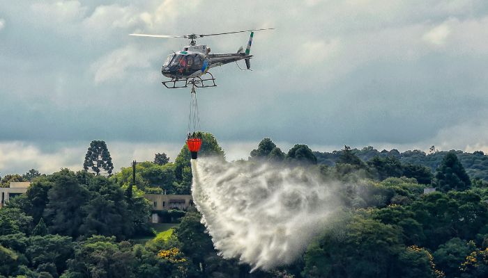  Centro de Operações Aéreas do IAT capacita pilotos para combate a incêndios 